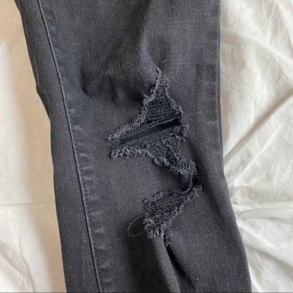 Mid-rise Universal Thread Skinny Jeans - Picture 10 of 10